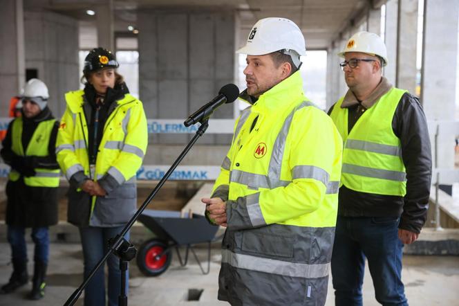 Uroczystość na terenie nowej stacji techniczno-postojowej metra w Warszawie