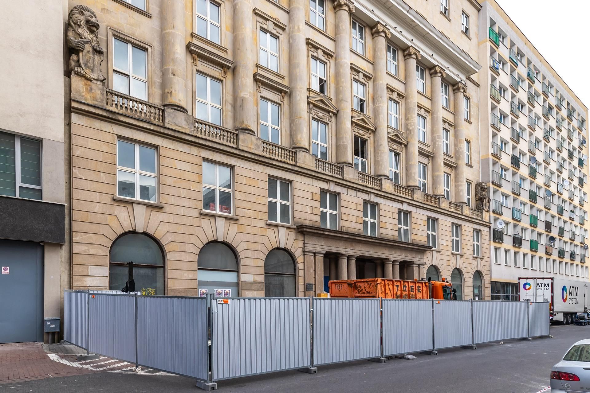 Kamienica na ul. Moniuszki 8 w Warszawie