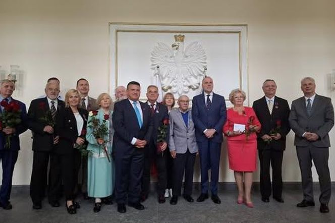 Zasłużeni dla regionu otrzymali  Krzyże Zasługi oraz odznaki honorowe