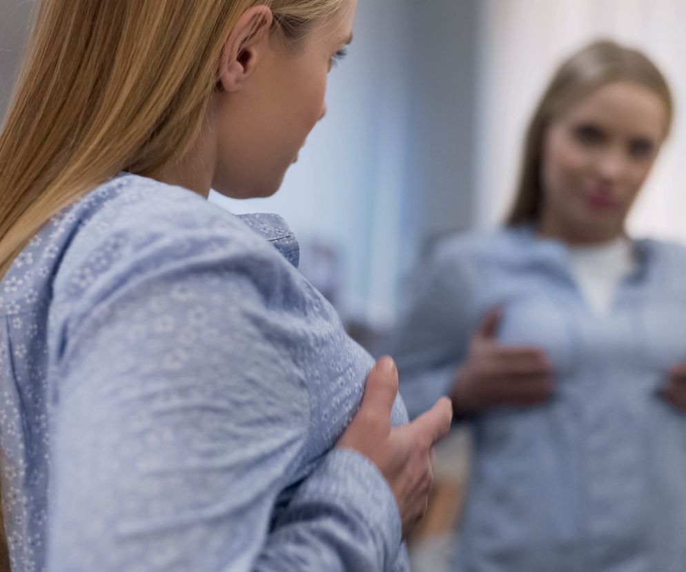 Takie piersi 4-krotnie zwiększają ryzyko raka. Kobiety nie mają o tym pojęcia