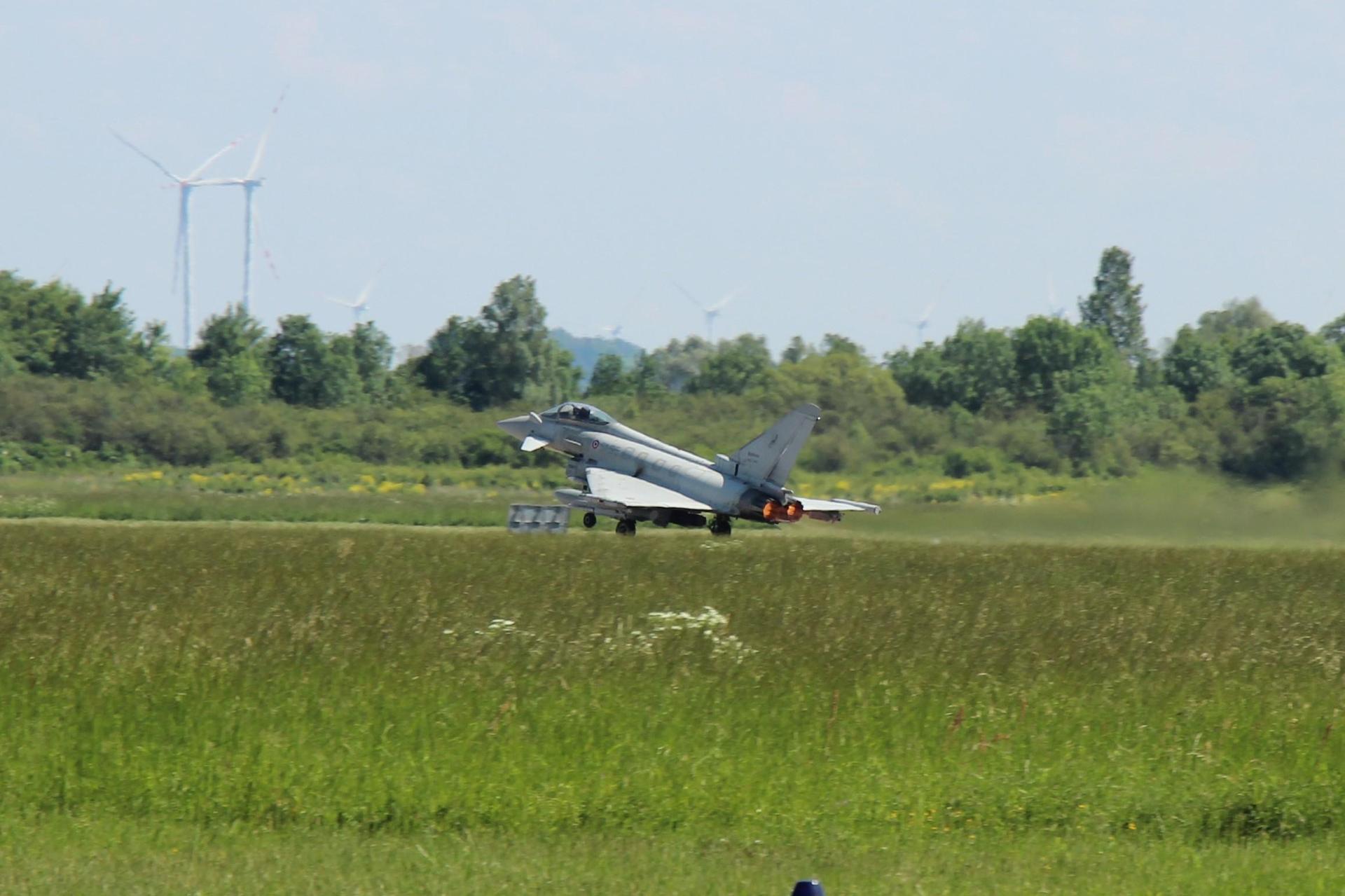 Włoski Eurofighter Typhoon w 22 BLT