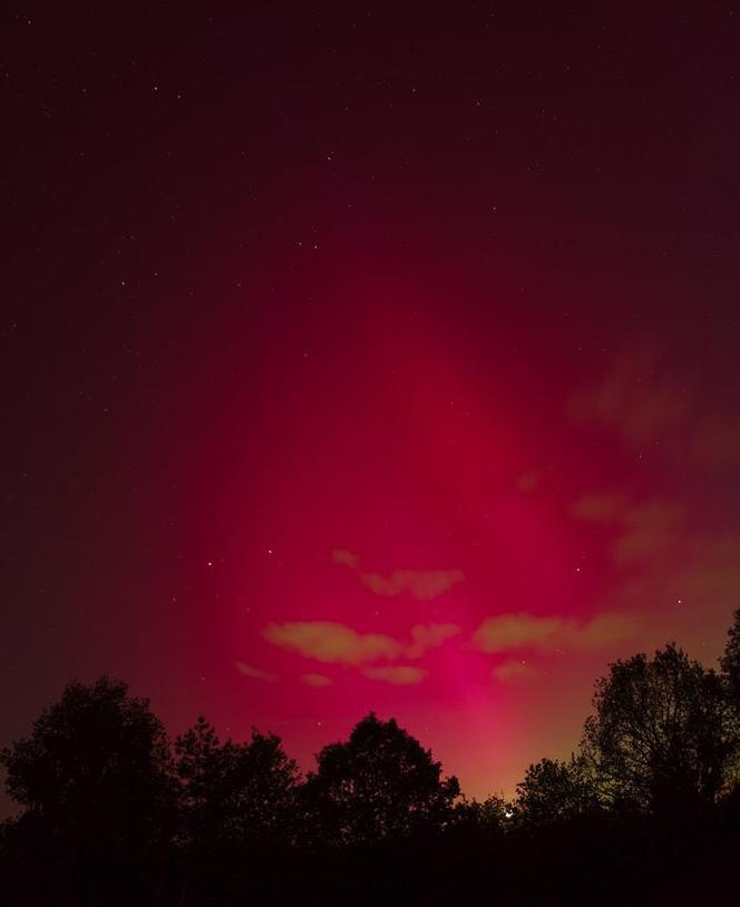 Niesamowity spektakl na niebie. Zorza Polarna Świętokrzyskie 10.05