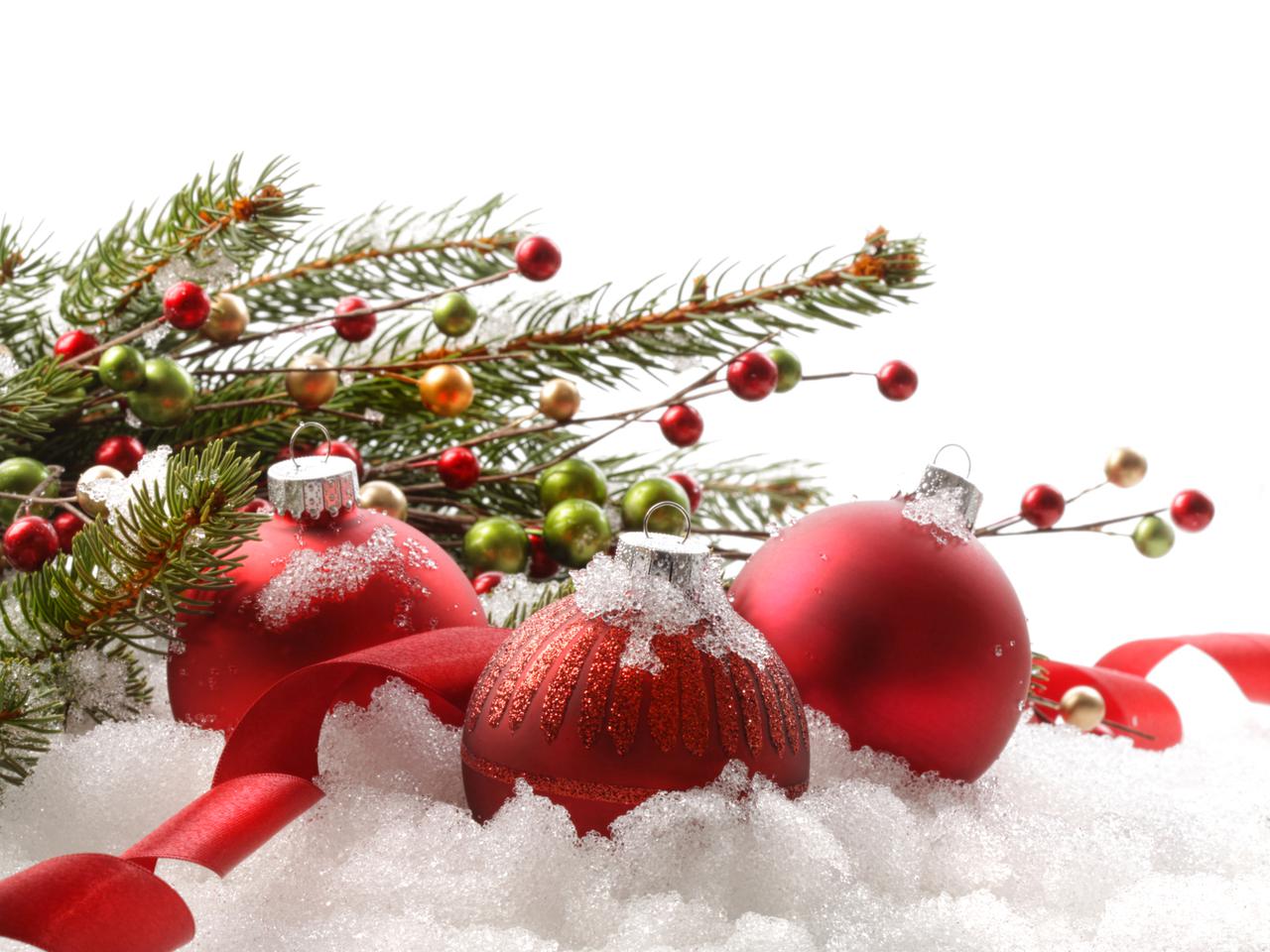 Dekoracje bożonarodzeniowe: jak dekorują swój dom Polacy? Poznaj wyniki badania!