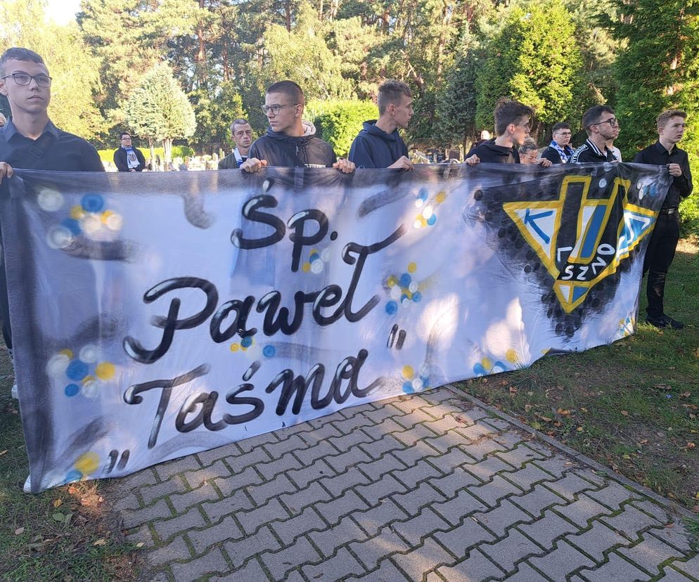 Tłum ludzi pożegnał Taśmę. Był jednym z najwierniejszych kibiców Unii Leszno