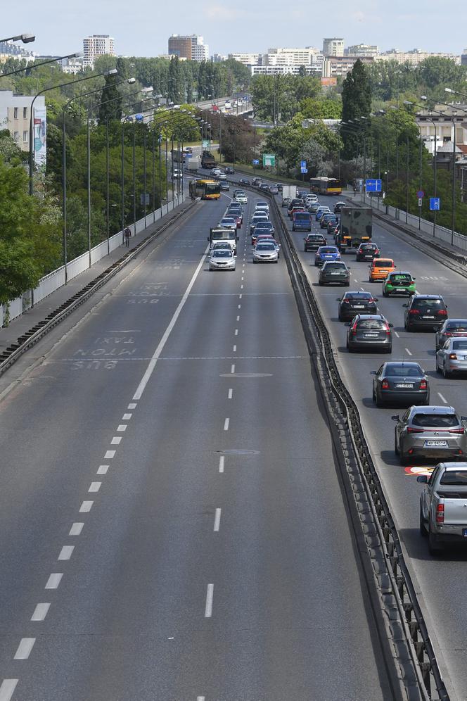 Przez fatalny stan wiaduktów, kierowcy muszą zwolnić do 40 km/h