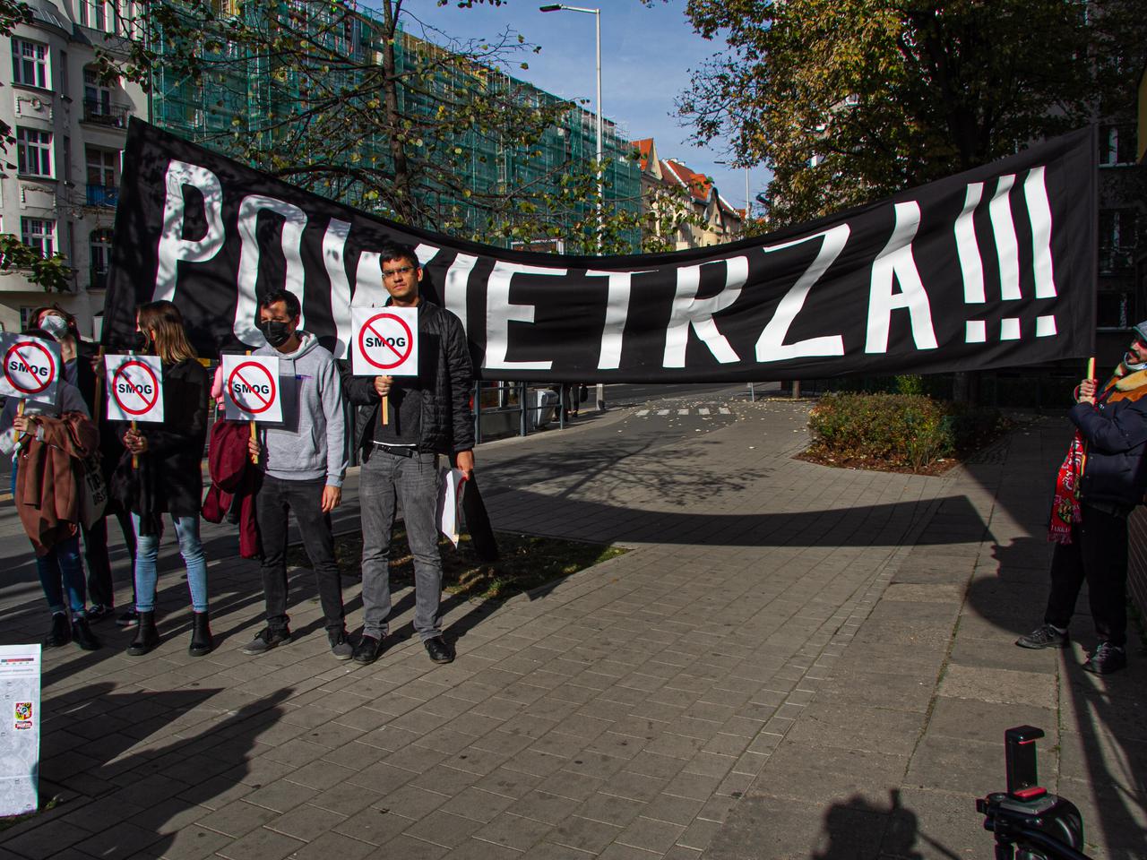 Stare diesle trują Wrocław! Alarm Smogowy ujawnił wyniki badań jakości powietrza