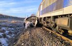   Tir zderzył się z pociągiem osobowym. Trasa kolejowa Ełk-Białystok zablokowana