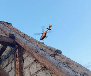 Jadowniki. Śmiertelny wypadek w czasie prac remontowo-rozbiórkowych. Komin osunął się na 26-latka