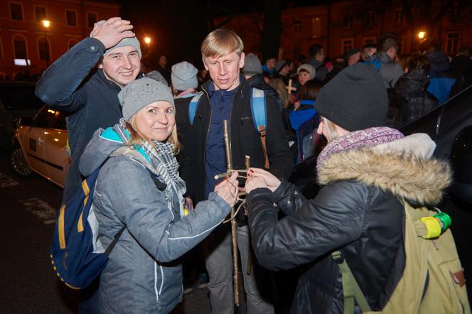 Ekstremalna Droga Krzyżowa. Kilka tysięcy osób na nocnym nabożeństwie