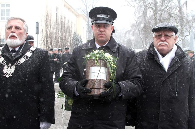 POGRZEB WISŁAWY SZYMBORSKIEJ - relacja FOTO - zapis relacji na żywo w