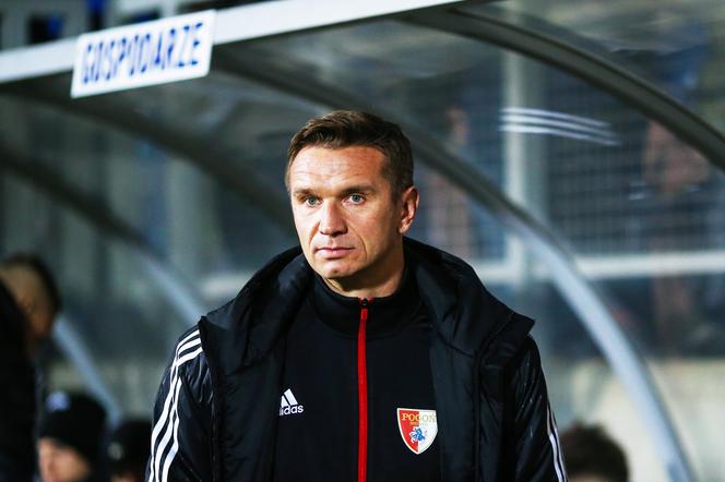Trenerzy w polskim klubie piłkarskim zaproponowali obniżkę swoich poborów