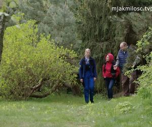 M jak miłość po wakacjach. Jagoda (Katarzyna Kołeczek), Tadeusz (Bartłomiej Nowosielski), Magda (Anna Mucha)