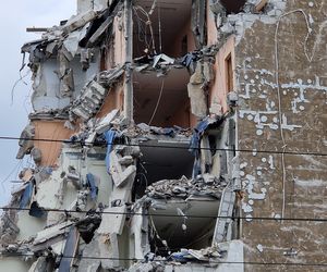 Tak znikał popularny biurowiec. Teraz powstaną tu apartamenty i mieszkania