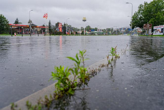 Jelenia Góra pod wodą. Powódź uderzyła w kolejnym mieście