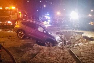Bydgoszcz: Ulica zapadła się pod samochodami