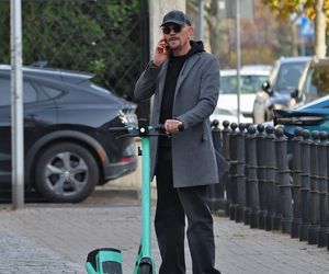 Krzysztof Ibisz z rodziną na spacerze