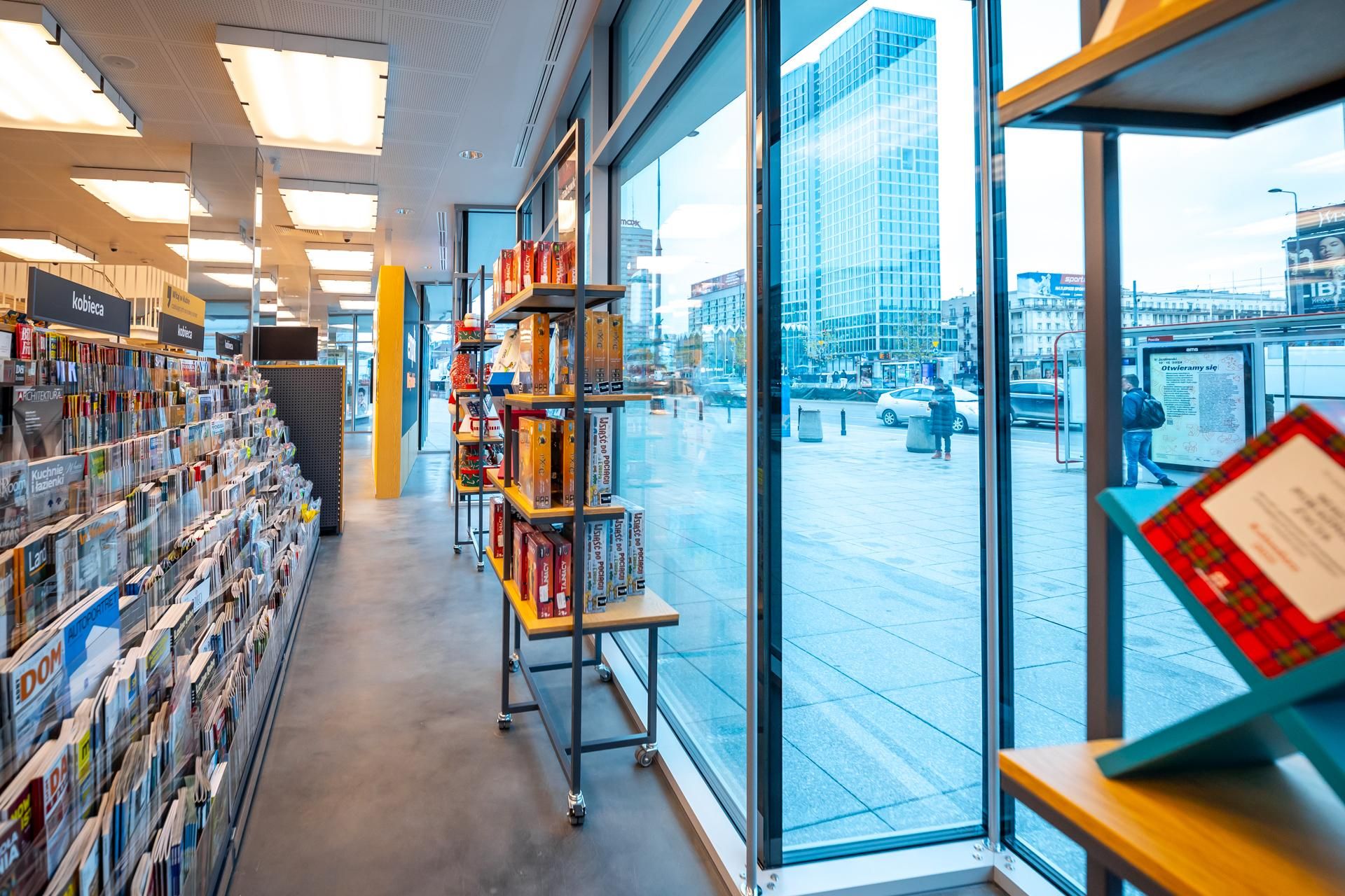 Wnętrza odnowionej "Cepelii" w Warszawie