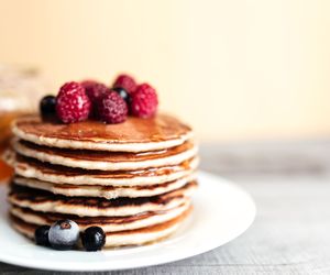 Placki bez mleka. Czym można zastąpić mleko? Odpowiedź jest banalna