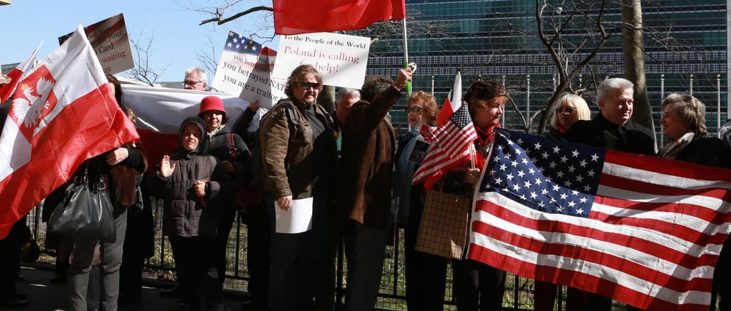 Demonstracja pod budynkiem ONZ