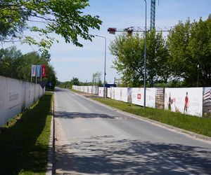 Budowa osiedla Mistrzów Olimpijskich pod Warszawą. Udziałowcem Robert Lewandowski. Maj 2025