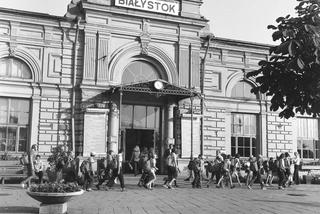Główne wejście do dworca PKP w Białymstoku, 1973 rok