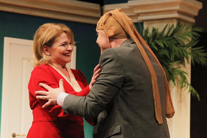 Dominika Ostałowska i Bartosz Żukowski w spektaklu Hawaje