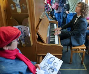 Muzyczny tramwaj w Warszawie zrobił furorę! Zostanie na dłużej