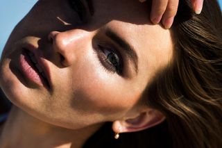 Te kosmetyki latem chowamy na dno szuflady. W kontakcie ze słońcem mogą poważnie zaszkodzić skórze