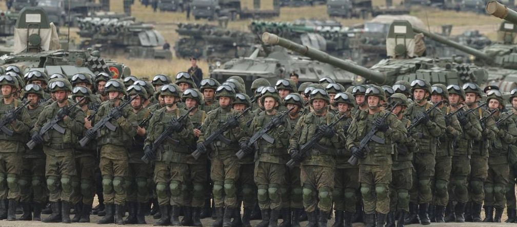 Rosyjska armia na froncie. Ponad 700 tys. żołnierzy walczy w Ukrainie, ale straty są ogromne