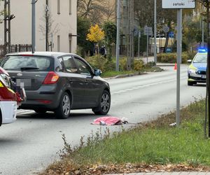 Kierowca potrącił dzieci na pasach. Jedna z dziewczynek straciła przytomność