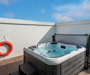 Jacuzzi na taras i do ogrodu. Zobacz modne modele