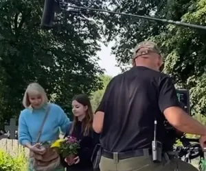 Barwy szczęścia po wakacjach. Alicja zastąpi Ewuni zmarłą matkę! Będzie z nią na cmentarzu w szczególną rocznicę – ZDJĘCIA