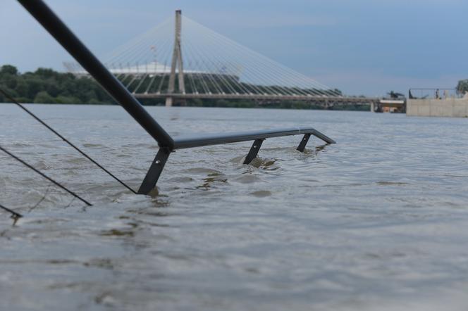 Fala wezbraniowa na Wiśle w Warszawie. Czy dojdzie do powodzi? Stan wody będzie wysoki