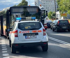 Makabryczny wypadek w Warszawie. Autobus wlókł emerytkę po ulicy