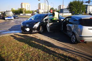 Wypadek z udziałem dwóch osobówek i autobusu w Bydgoszczy! [ZDJĘCIA]