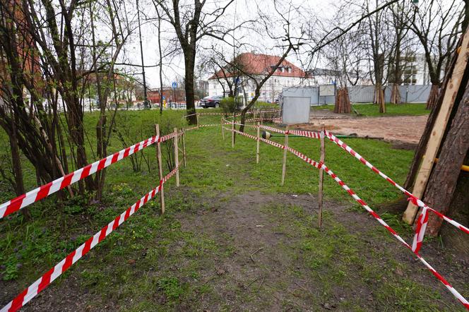 Remont parku Planty. Nie było dostępu do słynnej białostockiej toalety