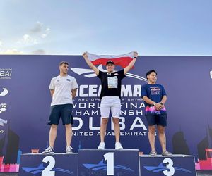 Michał Tomaszowski na podium mistrzostw świata Oceanman