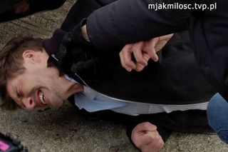 M jak miłość. Marcin bestialsko pobity przez ludzi Roberta! Gangster nawet zza krat będzie zabójczo niebezpieczny - ZDJĘCIA, WIDEO