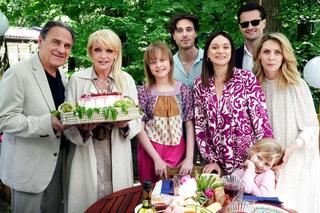 Barwy szczęścia odc. 2922. Natalia (Maria Dejmek), Cezary (Marcel Opaliński),Jerzy (Bronisław Wrocławski),Małgorzata (Adrianna Biedrzyńska),Malwina (Joanna Gleń),Emilka (Jessica Frankiewicz),Herman (Maciej Raniszewski)