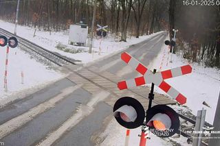 Wjechał wprost pod pociąg i odbił się jak od ściany.