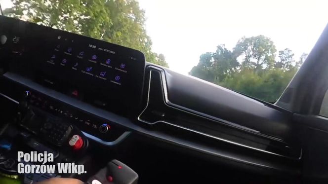 Dwulatka nie mogła oddychać. Policjanci ruszyli na pomoc