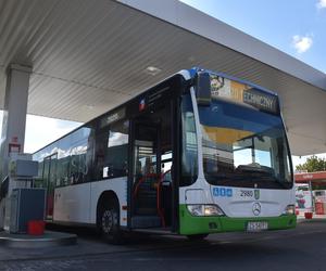 Autobusy w Szczecinie tankują na stacjach Orlen. Prezydent Piotr Krzystek tłumaczy
