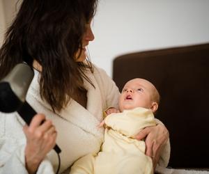 Dźwięk suszarki uspokaja niemowlę. Dlaczego suszarka usypia dziecko?