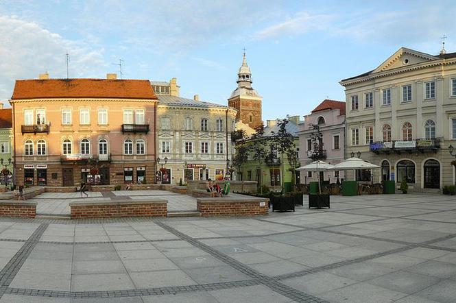 Panorama rynku na starym mieście w Piotrkowie Trybunalskim