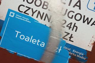 Publiczna toaleta w centrum Krakowa odstrasza od skorzystania