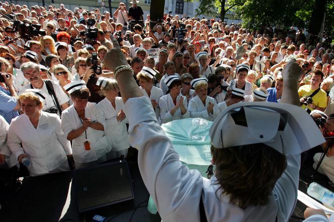 pielęgniarki, protest, białe miasteczko, strajk