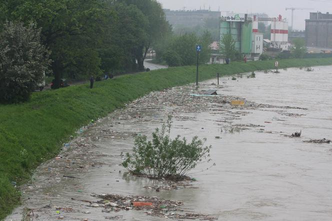 Tak Kraków walczył z ogromną powodzią w 2010