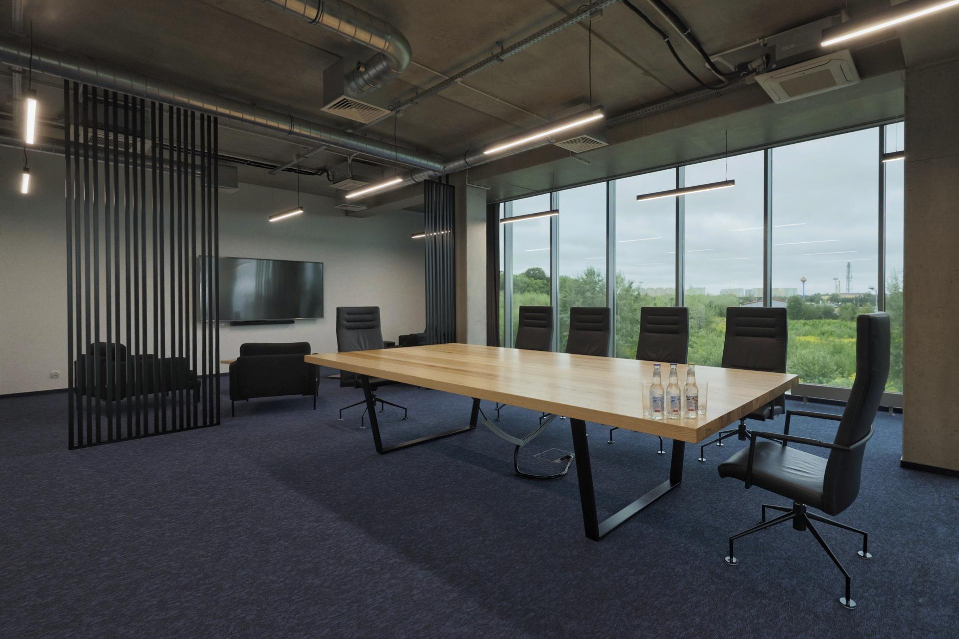 Biurowiec w Nysie 18