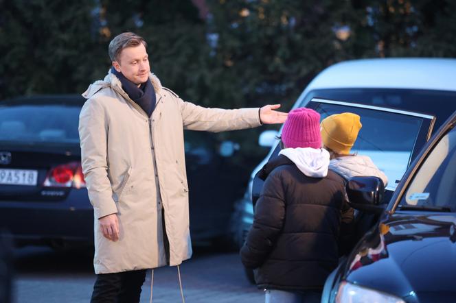 Na Wspólnej, odc. 3454: Julka (Maja Oświecińska), Mela (Alicja Warchocka), Igor (Jakub Wesołowski)