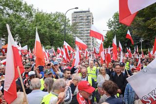 Zwolennicy Karola Nawrockiego pod Sejmem 6.08.2025